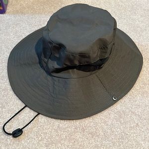 NWT Wide Brim grayish greenish Bucket Hat